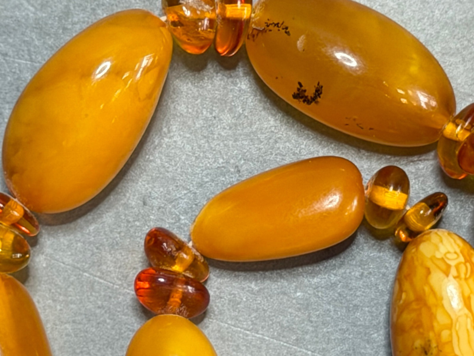 Vintage Baltic Butterscotch Amber Necklace Egg Yolk Honey Oval Beads 32.1g 60cm