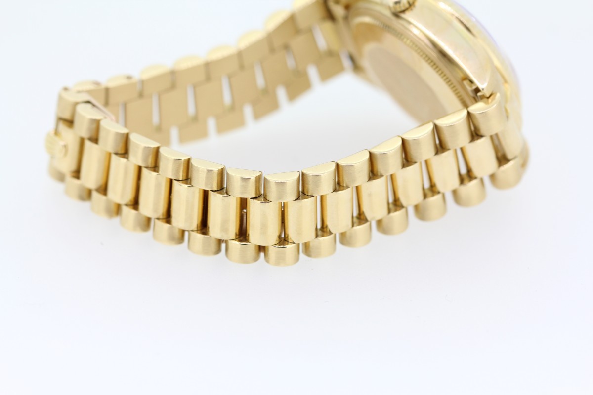 1984 Rolex 18038 President 18k Yellow Gold Day/Date Men’s Wristwatch (C31021695)