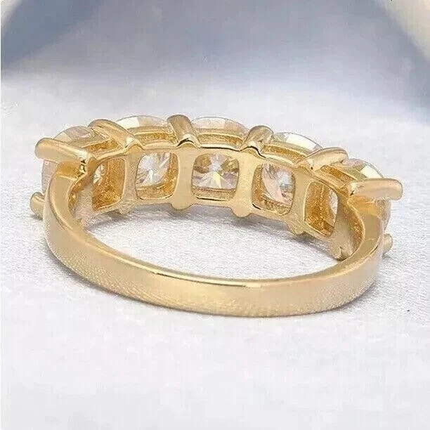 Diamond Band Wedding Cushion Cut Lab Grown 2.2 Carat 18k Yellow Gold VVS E F CVD