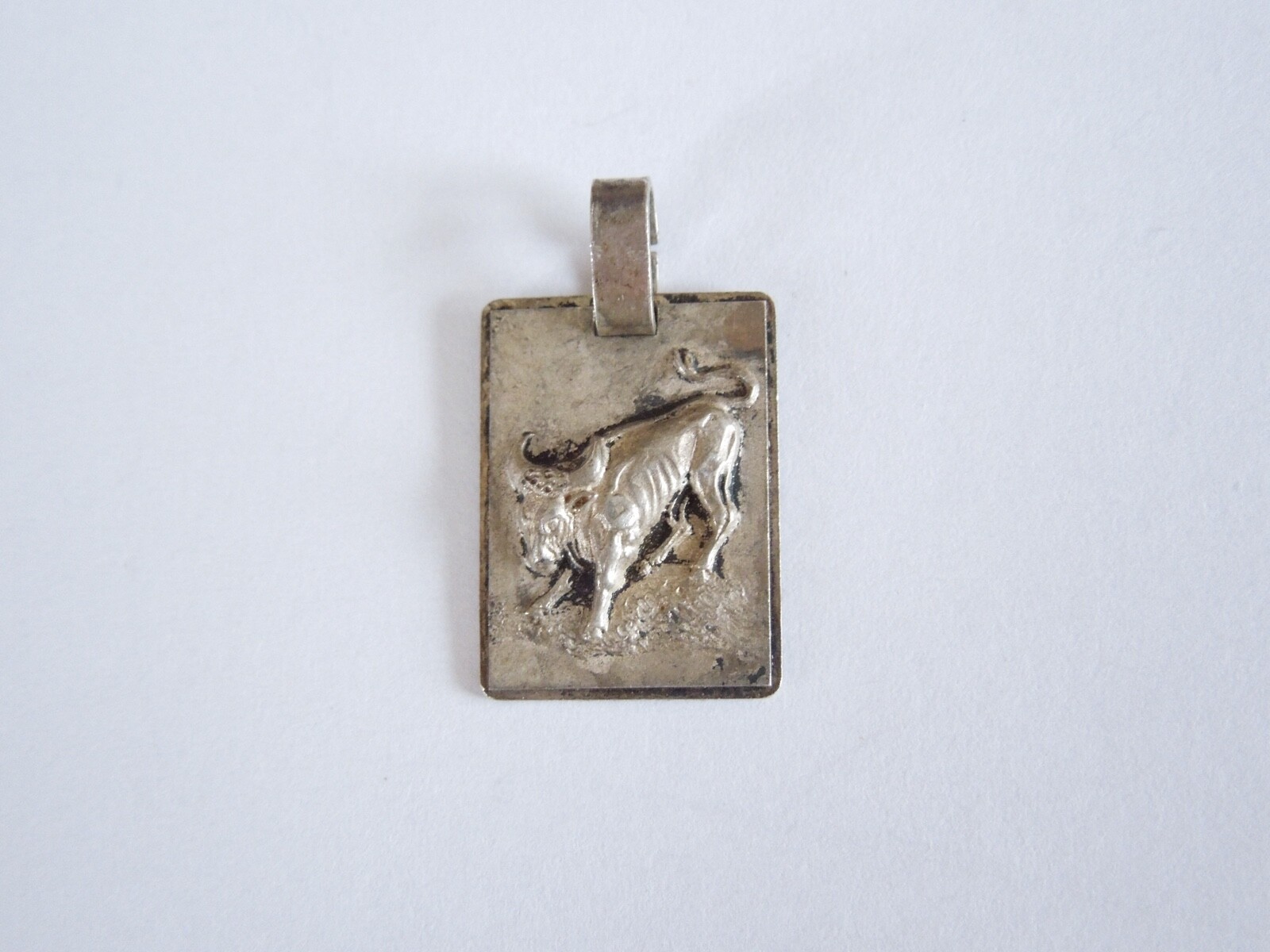 Vintage 925 Silver Zodiac Pendant Taurus Design 2.3 G / 2.2 X 1.2 Cm