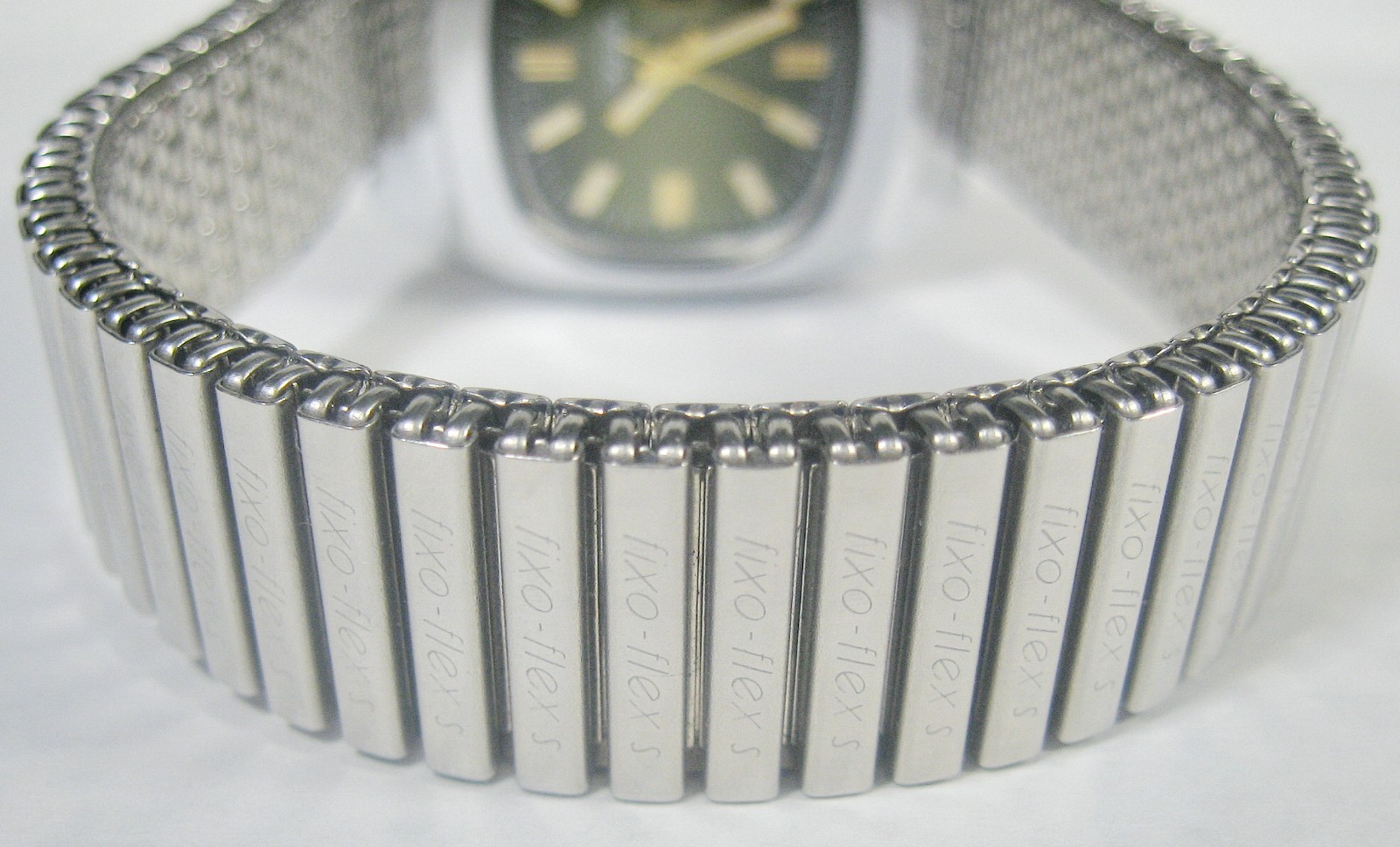 Vtg RAKETA NEW Case + Strap S/Steel 2628H Soviet Classic 19j Wrist Watch 1970s