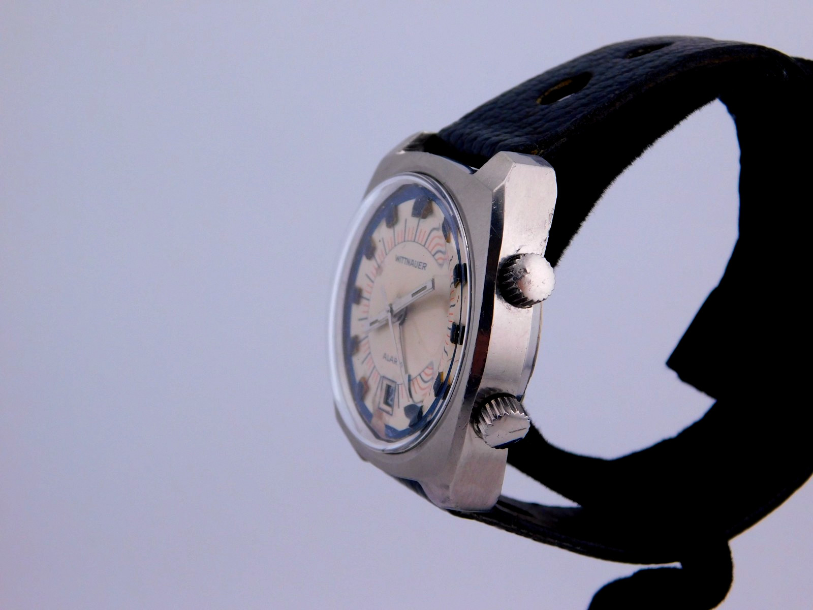 VINTAGE WITTNAUER WRIST ALARM 17J SWISS MENS WRISTWATCH SERVICED W/BOX C.1970