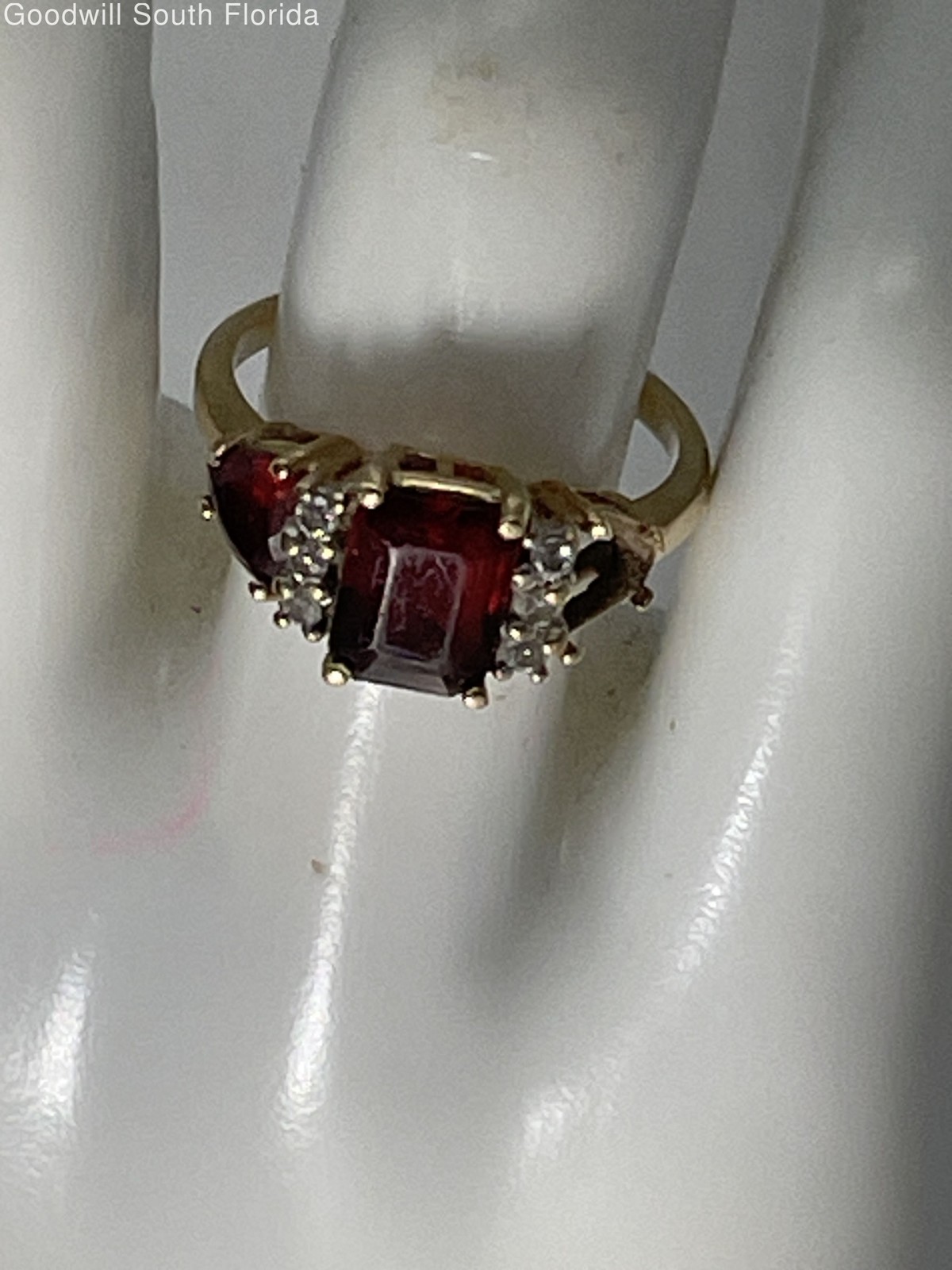 Gold Ring Size 6.5. With Diamonds. (Stamped 14K-Tested 13.95KT) Weight 3.0g