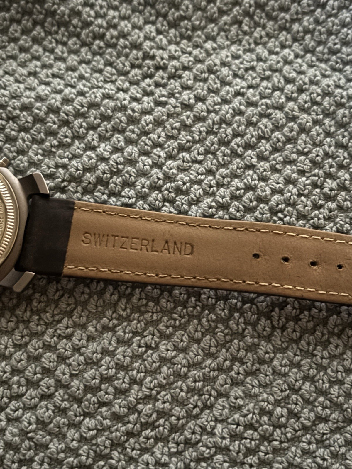 victorinox Switzerland swiss army watch 166 feet water resistant