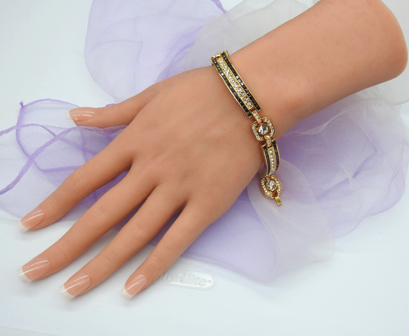 Camrose and Kross Jacqueline Kennedy Swarovski Crystal Link Bracelet New in Box