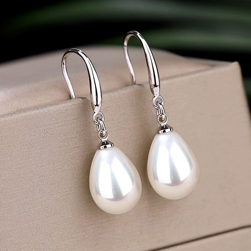 Women’s Elegant Imitation Pearl Pendant Earrings Fashion Ear Hook Copper Jewelry