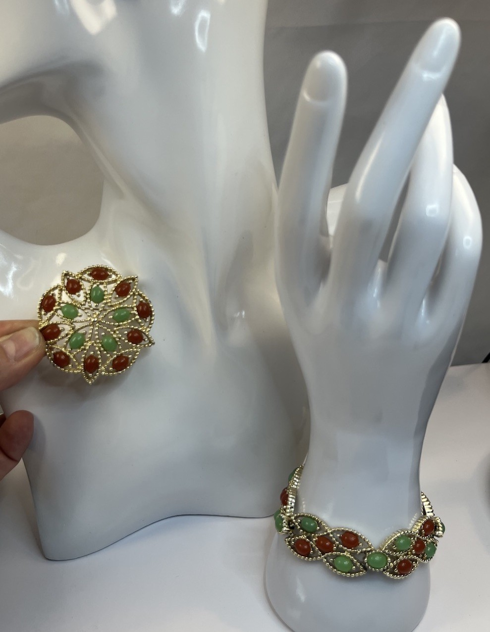 Vintage Mid-20Th Century Sarah, Coventry Brooch And Bracelet Set In Original Box