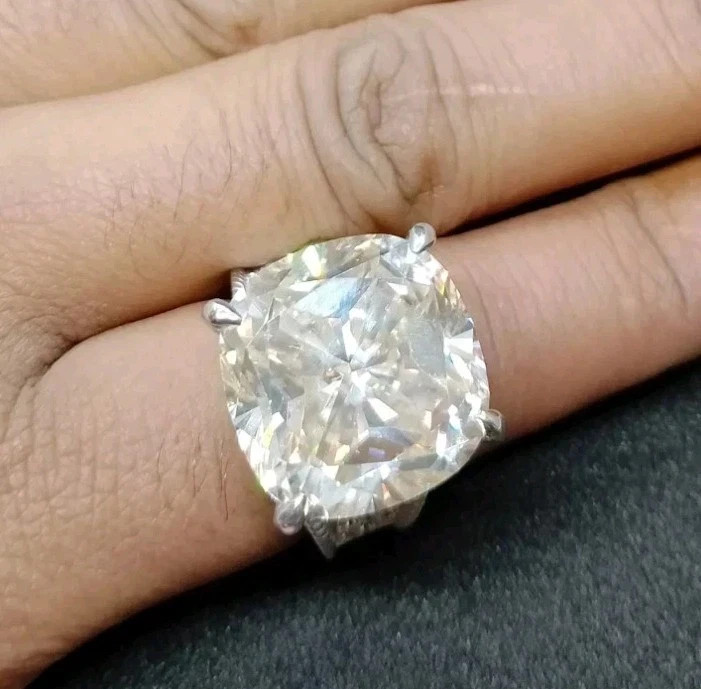 Rare 20Ct Certified Treated Stunning Off White Diamond Solitaire Ring 925 Silver