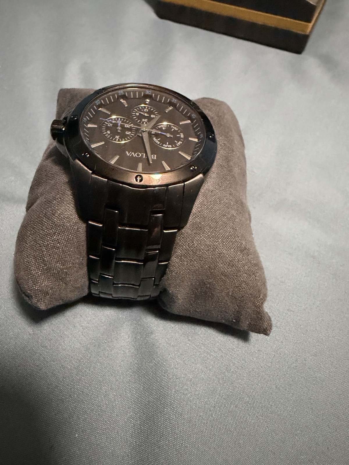 BULOVA 98C121 DAY DATE BLACK DIAL IP BLACK STAINLESS STEEL MENS’S WATCH 43 MM