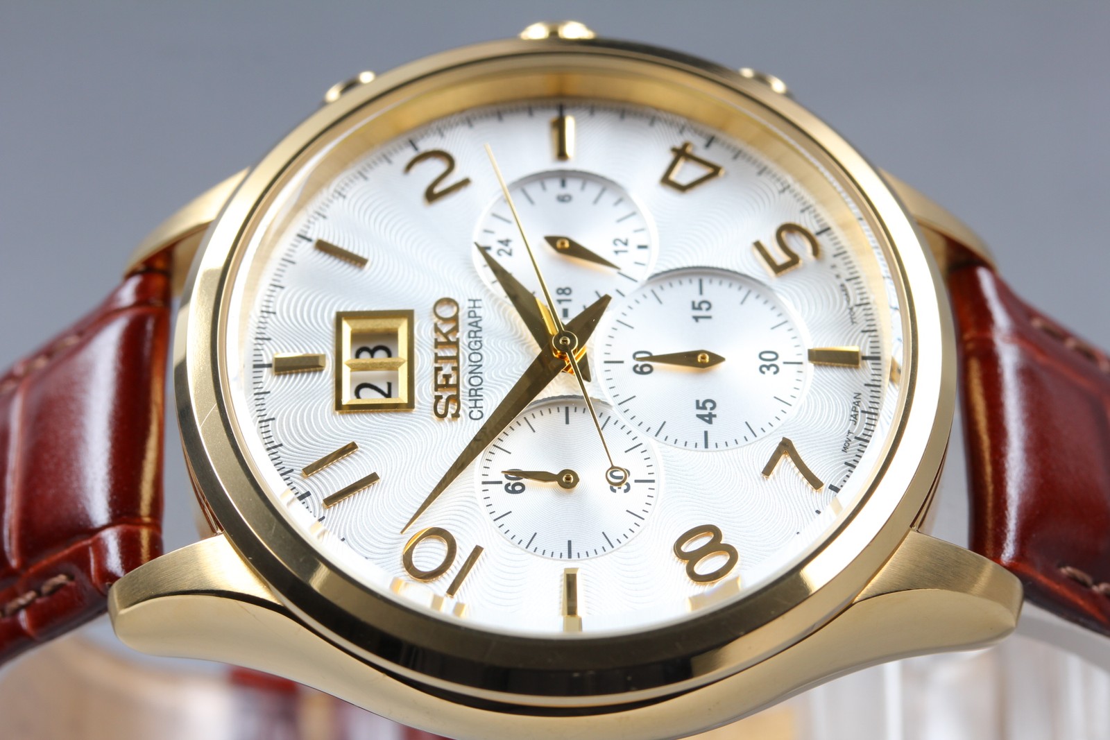 [MINT] SEIKO Chronograph 7T04-0AE0 Gold White Dial Quartz Big Date Men’s Watch
