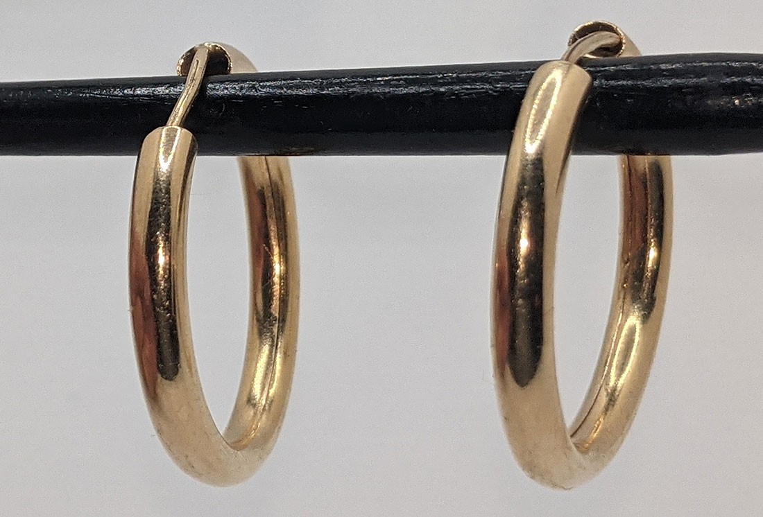 3.2 Grams 14K Solid Yellow Gold Hoop Earrings