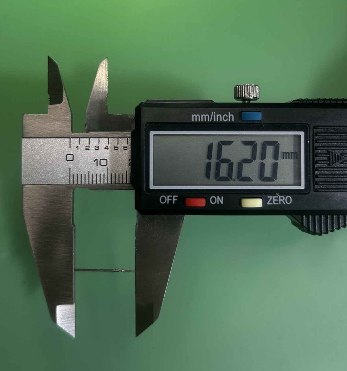 Seiko – Winding Stem – 351 890 – .77 mm – Tap 11 – 16.20 mm long