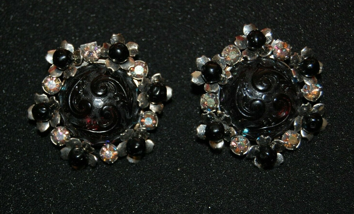 Elegant Vtg 80’s Couture Black Cabochon Beaded Flowers Silver Tone Clip Earrings