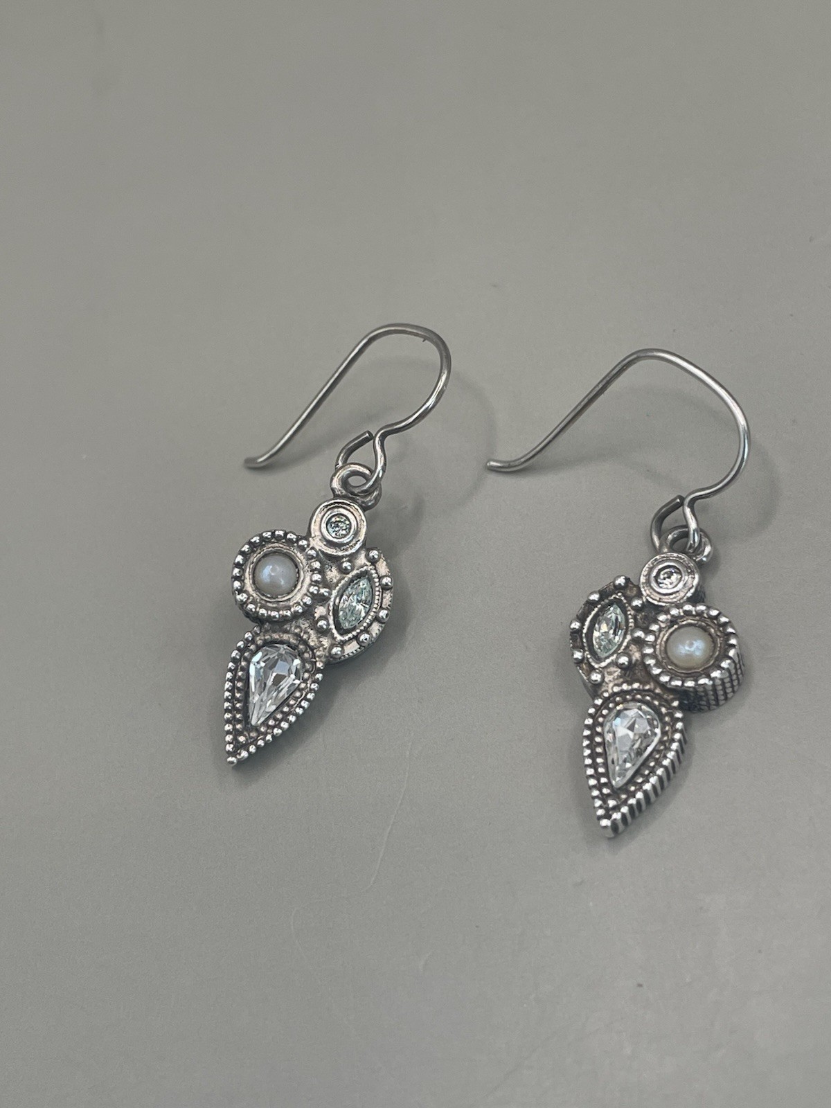 VTG Patricia Locke USA SilverTone Swarovski Crystals Pearl Dangle Hook Earrings