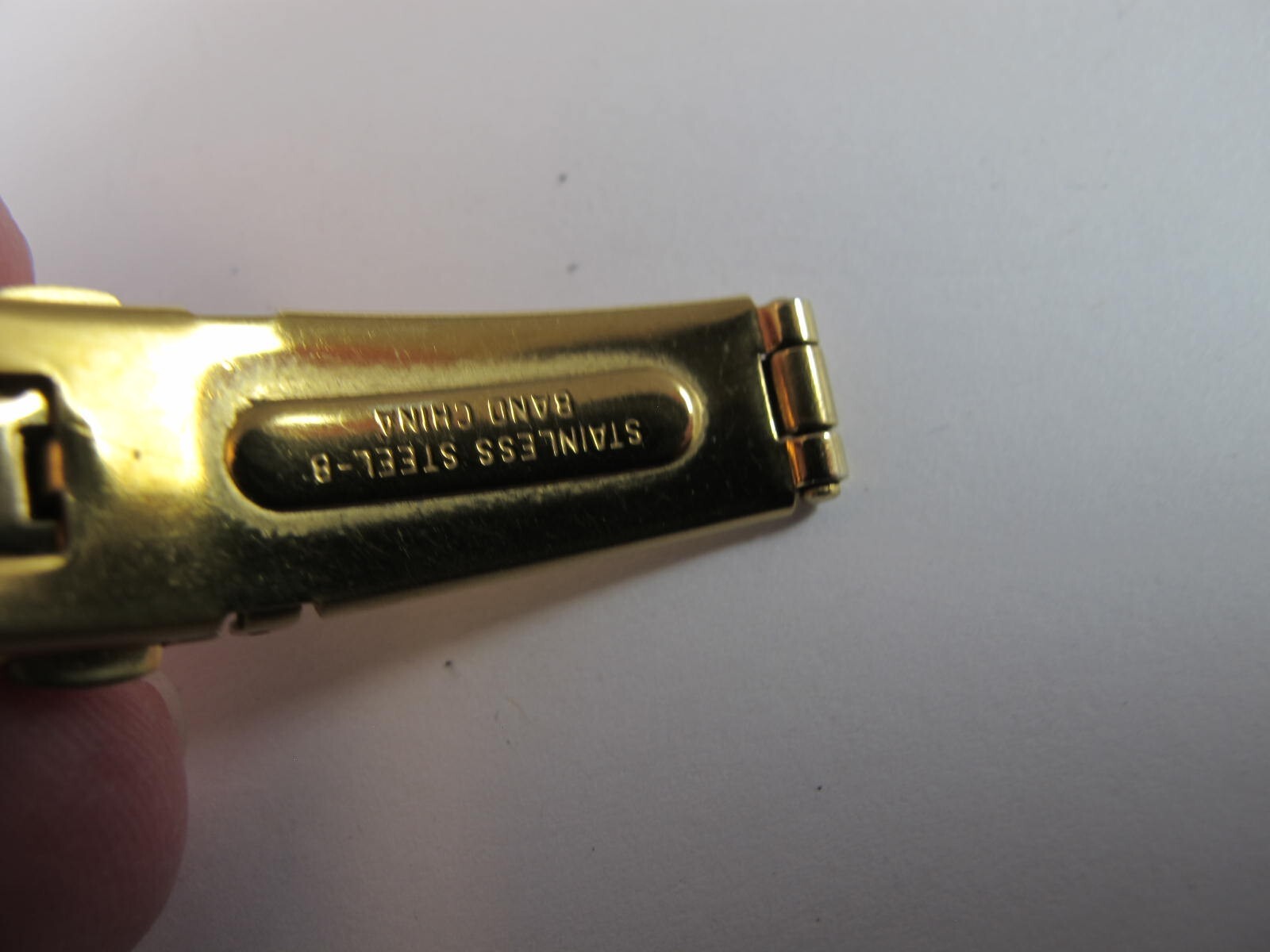 SEIKO LADIES SMALL PUSH BUTTON GOLD TONE DEPLOYANT CLASP