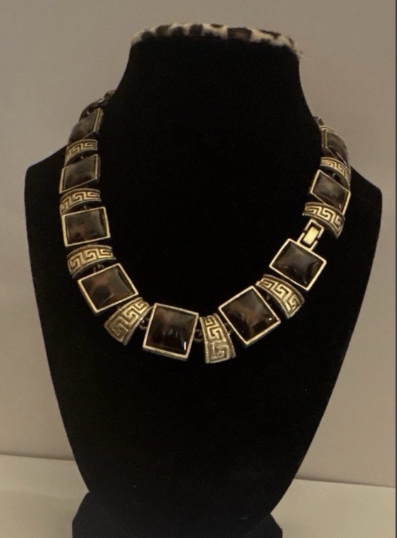 Gold Tone Chunky Link Statement Collar Necklace Key Black Square (NOT GOLD)