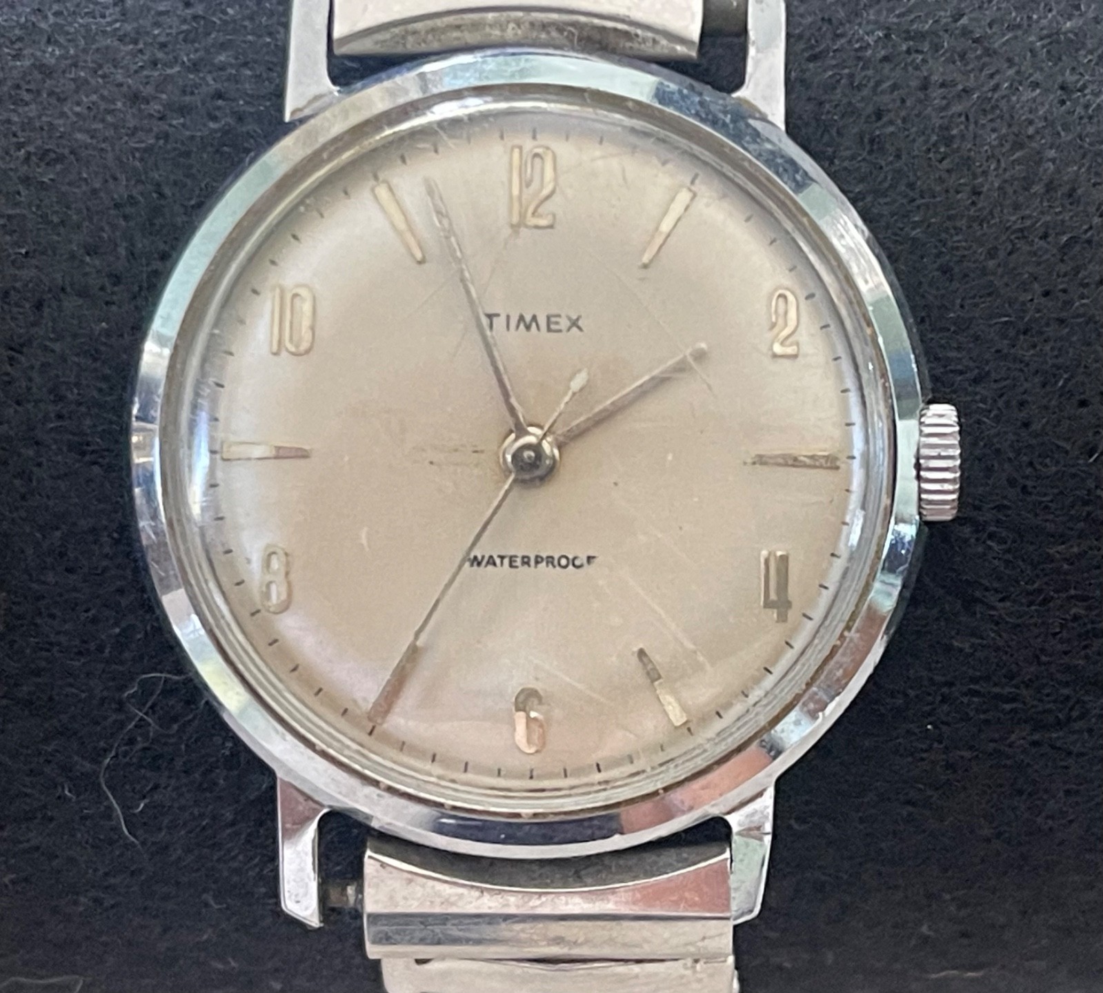 Vintage mid-1960s Timex Marlin mechanical (manual-wind) watch – working!
