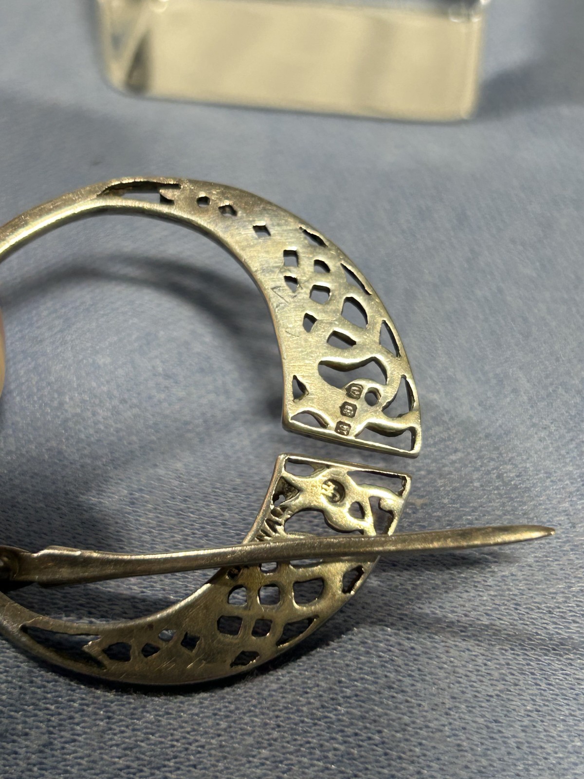 DRAGONS STERLING SILVER CLOAK PIN – IRISH / SCOTTISH -“UNA” HALLMARKED