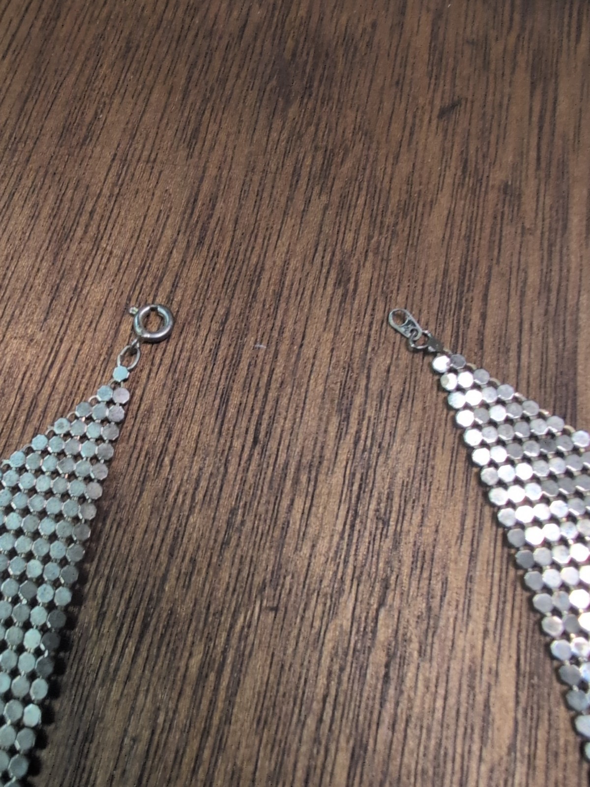 Vintage Mesh-V- Necklace Silver-tone 14.5″in(36cm)