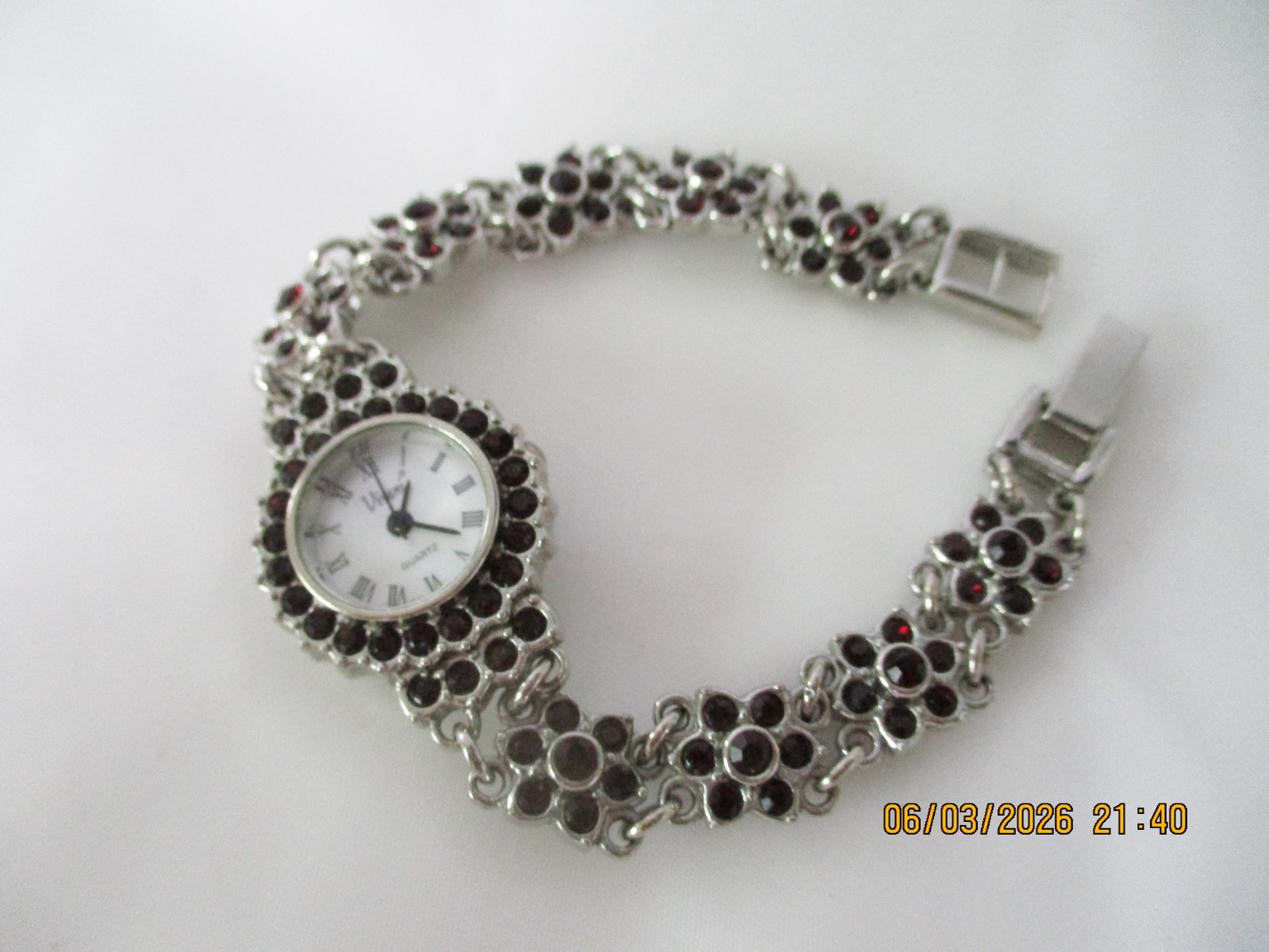 100+ GENUINE GARNETS!!! VINTAGE FLORAL PATTERN BRACELET WATCH; VIVANI, LOVELY !