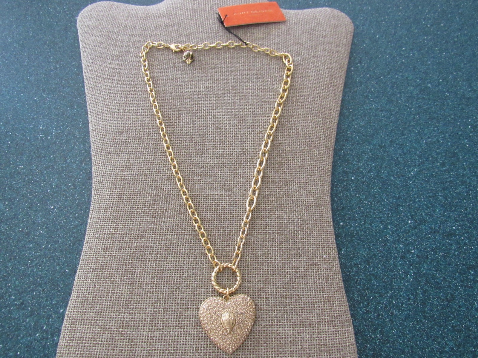 KURT GEIGER LONDON GOLD TONE link CHAIN CHRYSTAL HEART NECKLACE NWT