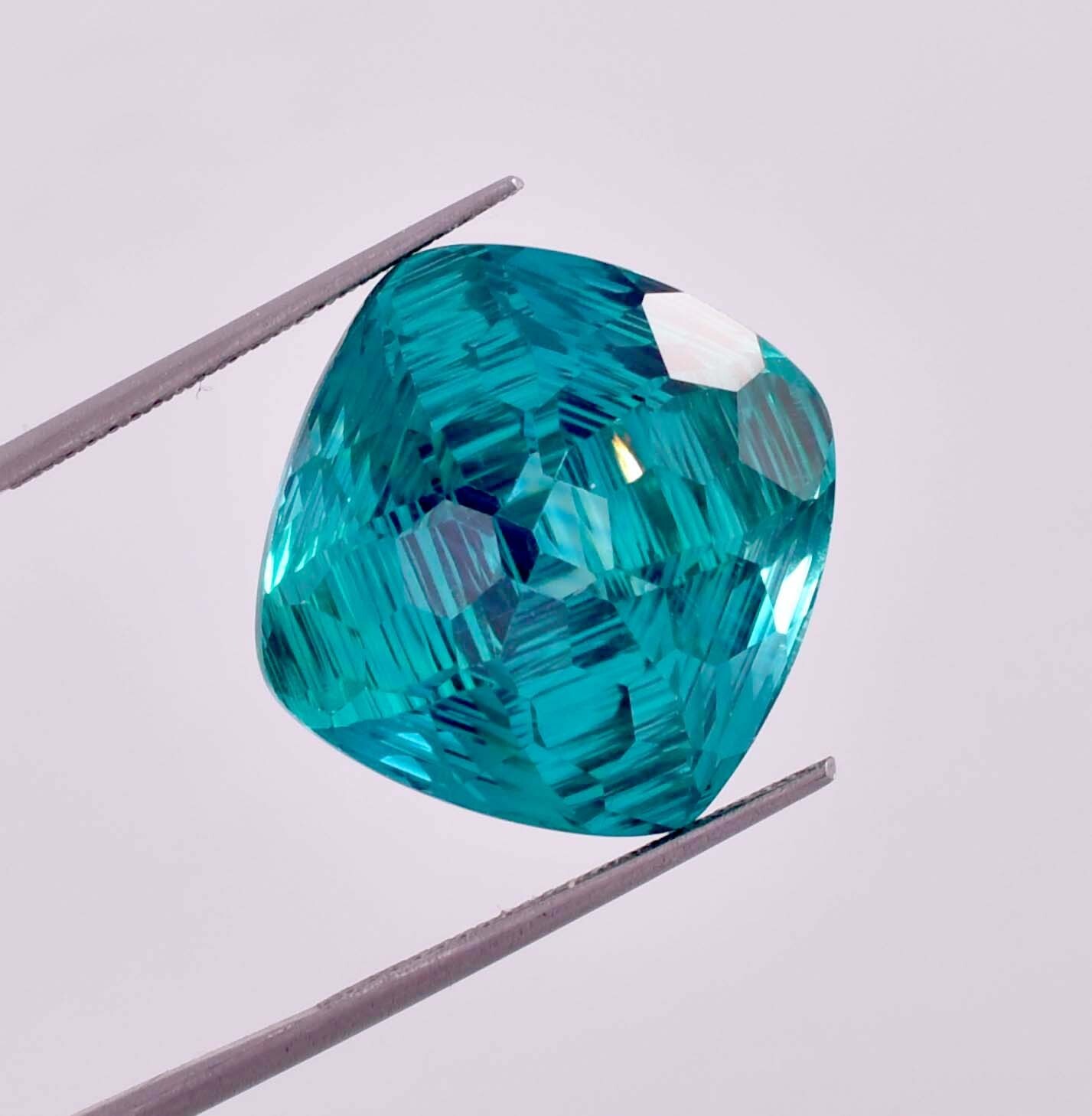 18 x 17 mm Natural Bi-Color 34.45 Ct Flawless Parti Sapphire Gemstone Certified