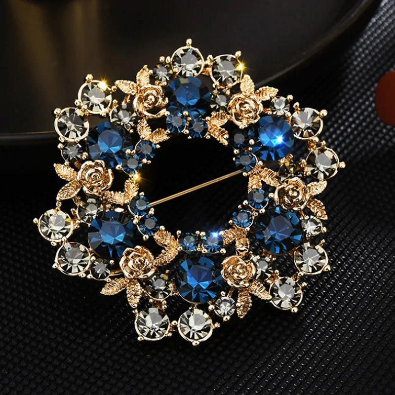 Rhinestone Brooch Wreath Floral Hollow Inlay Lapel Pin Clothing Jewelry