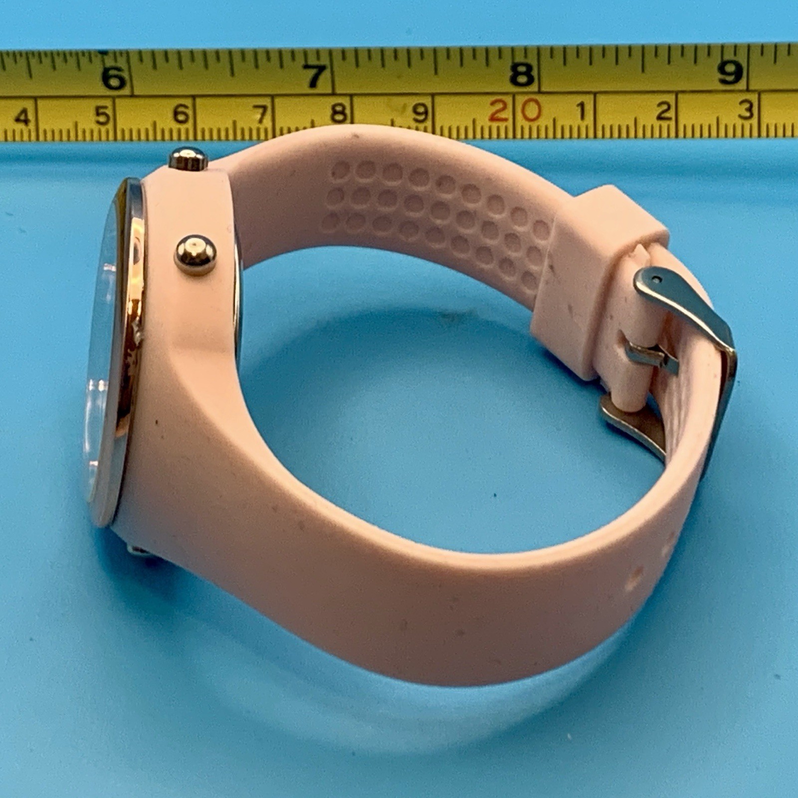 Women’s 78/3003 Digital Wristwatch Chrono Backlight Day Date Display Working