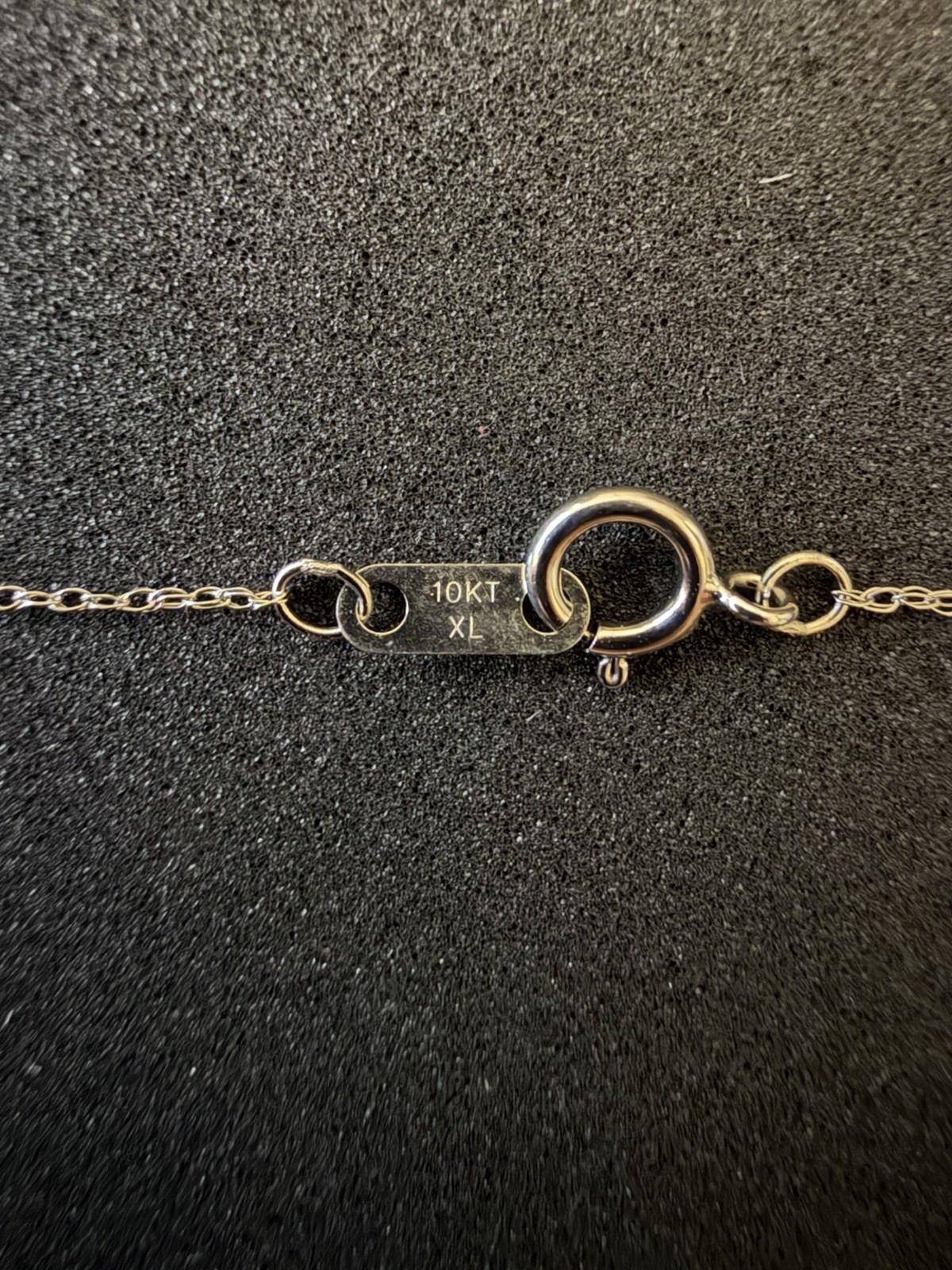 10k White Gold 0.8mm Singapore Necklace – 18in