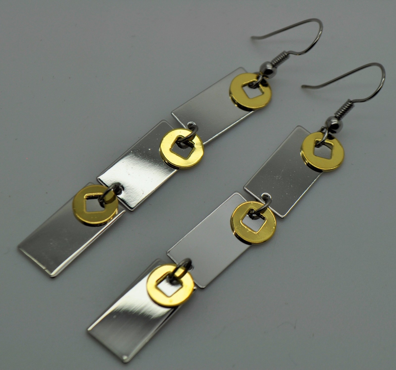 E750 Rectangle Shape Design Light weight two tone plated Dangle Fashion Earrings