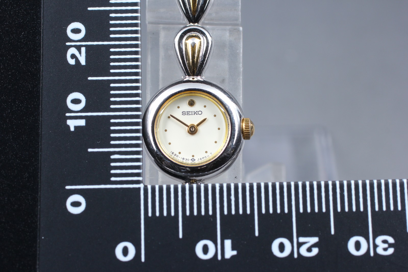 Vtg 1990 N MINT Seiko Tisse 1E20-0540 Quartz Two-Tone Womens Watch From JAPAN