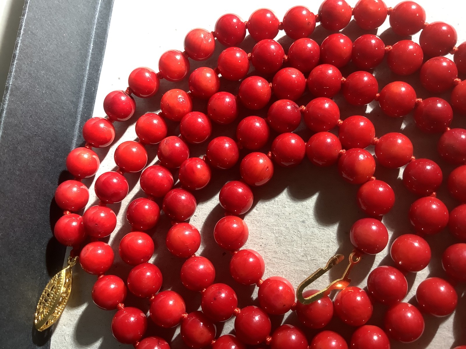 VTG vivid red genuine coral beaded necklace 35″ gorgeous 7mm polished knotted
