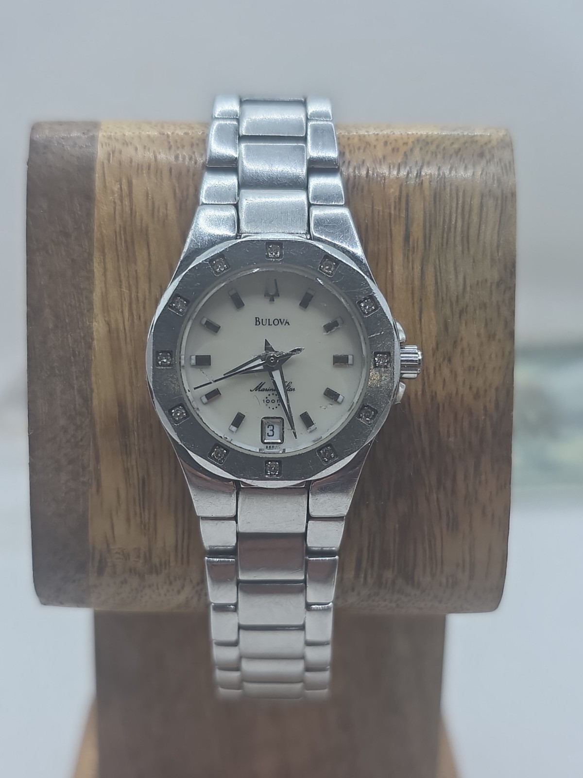 Bulova Marine Star women’s watch with a diamond-set bezel MOP dial New Battery