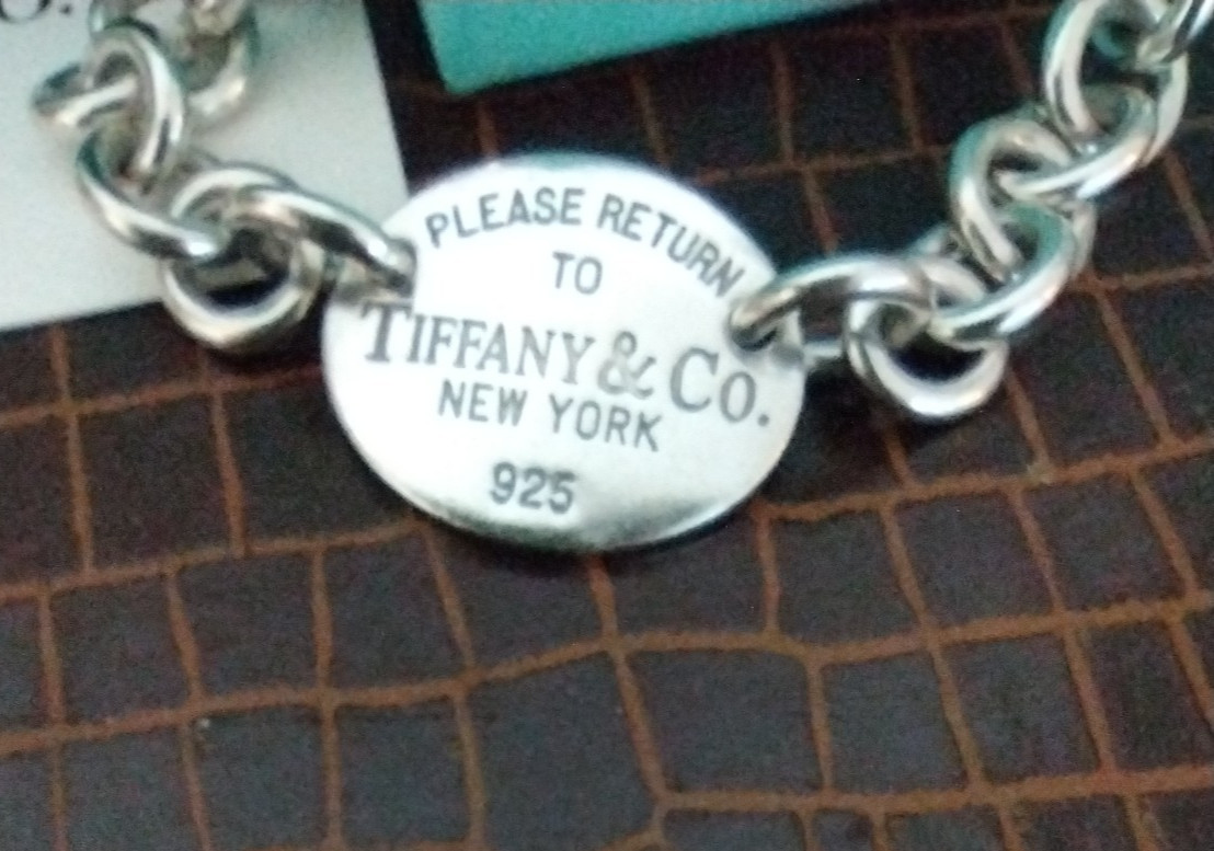 Please Return To Tiffany & Co Oval Tag Charm 7.5″ Bracelet in Sterling Silver
