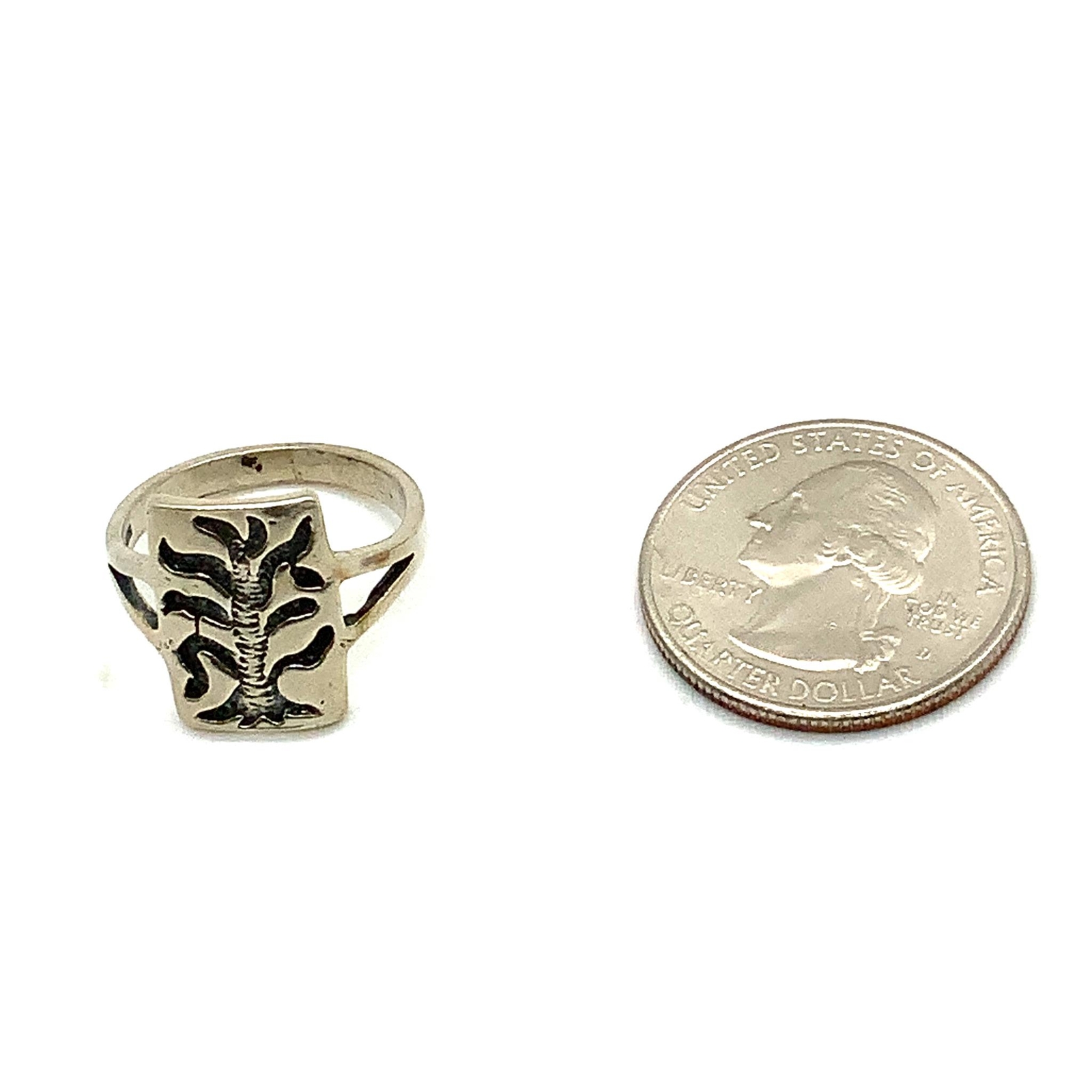 Vintage Sterling Silver Signed 925 Oxidized Carved Botanical Plant Ring sz 7 1/4