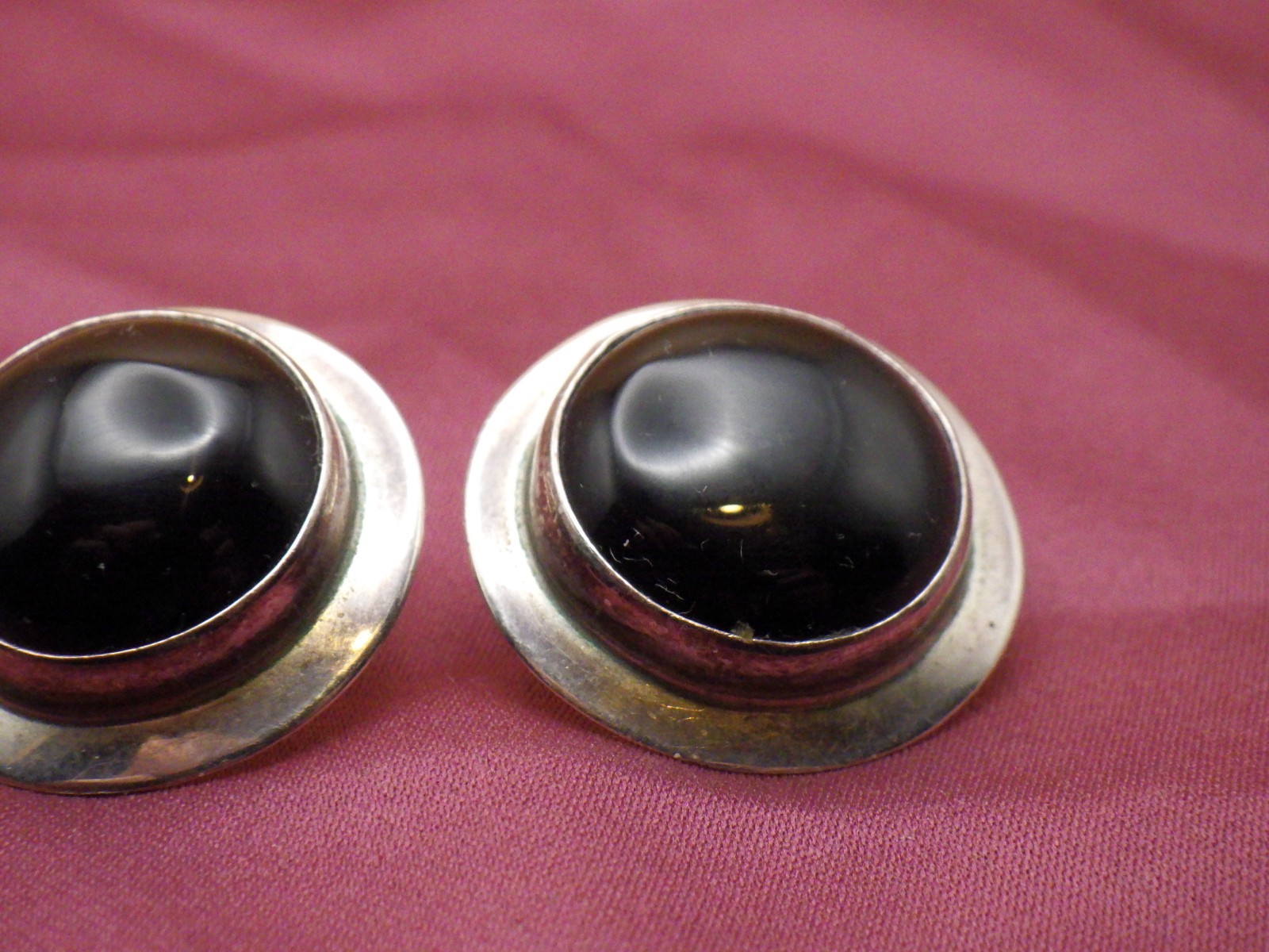 Vintage Sterling Silver Black Stone Earrings 9g High Polish Opaque Retro Smooth