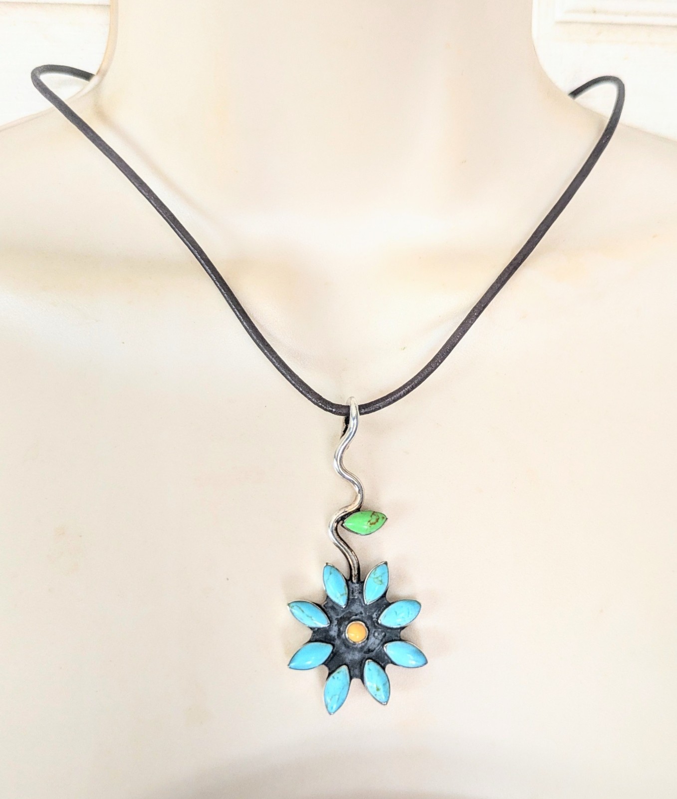N.A. Southwest Turquoise & Sterling Silver Floral Flower Vine Pendant Necklace