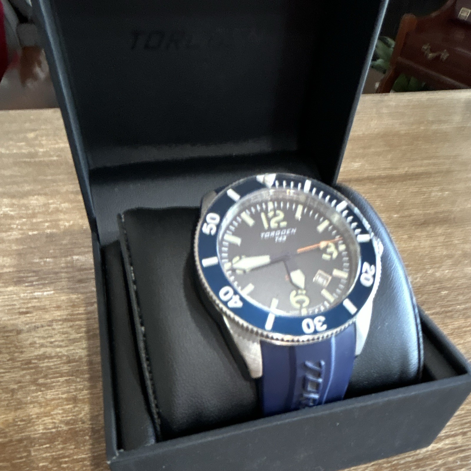 Torgoen T43 Diver Quartz 47mm 200m Black Dial Blue Strap Date Box