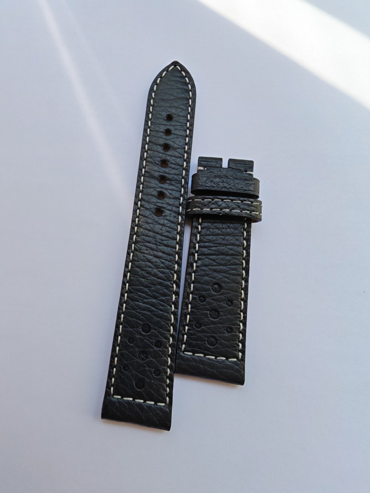 New Breitling Black racing-themed calfskin leather strap – 20 MM