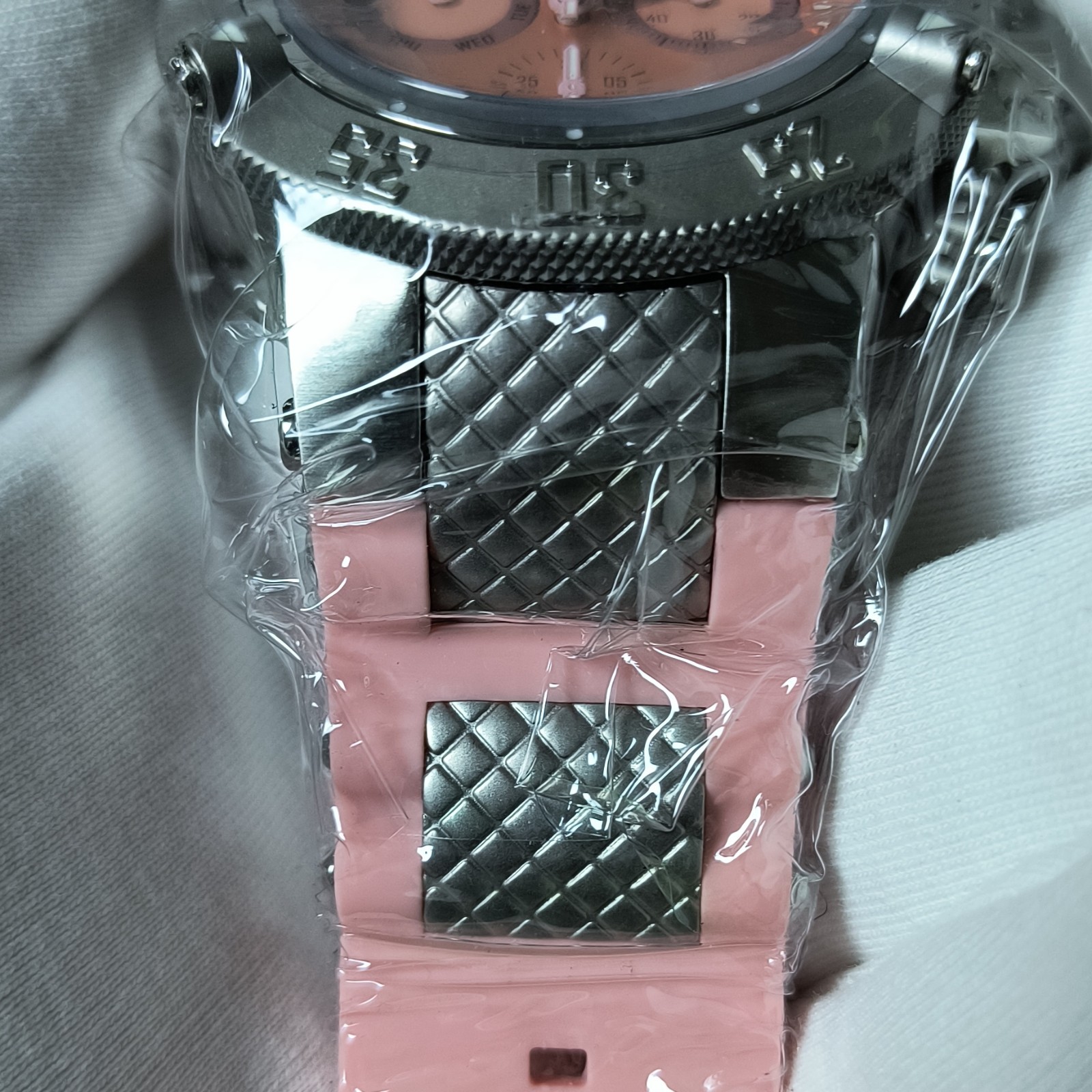 Invicta Subaqua Noma III Pink Dial Swiss Ronda Z60 50mm W/ Pink Hard Case. NEW