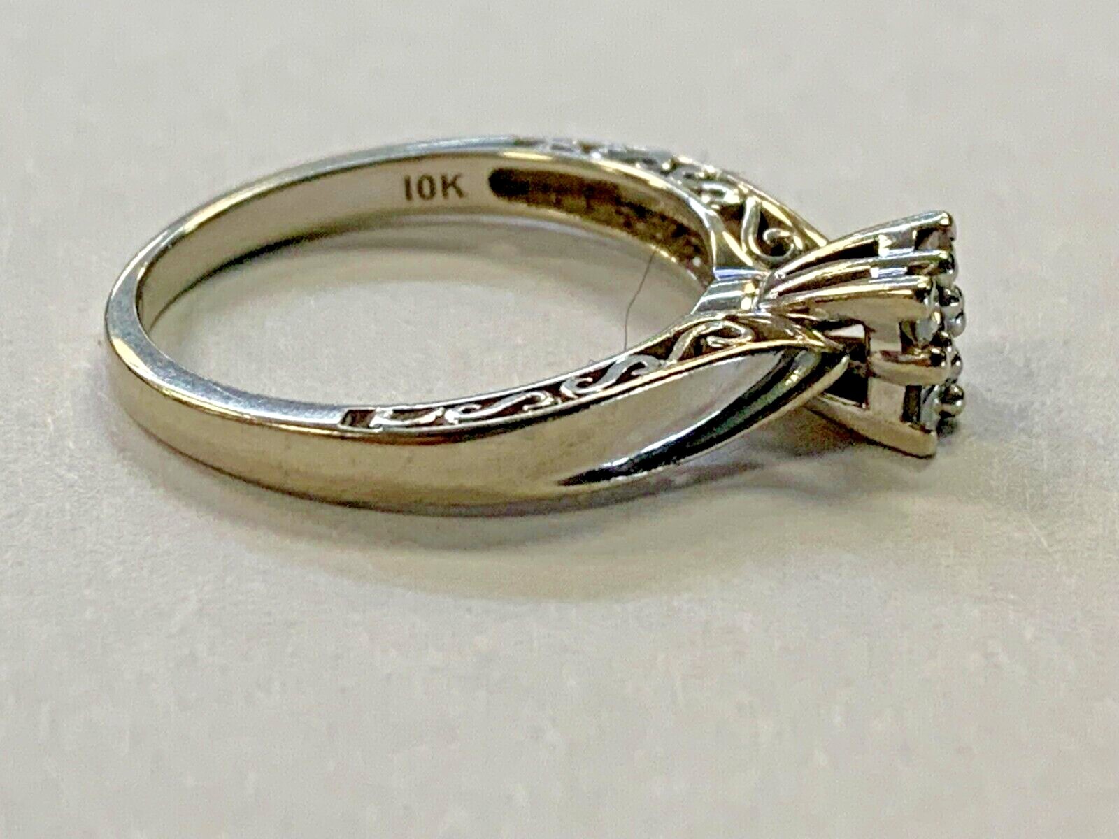 KEEPSAKE 10K WHITE GOLD ENGAGEMENT RING ESTATE