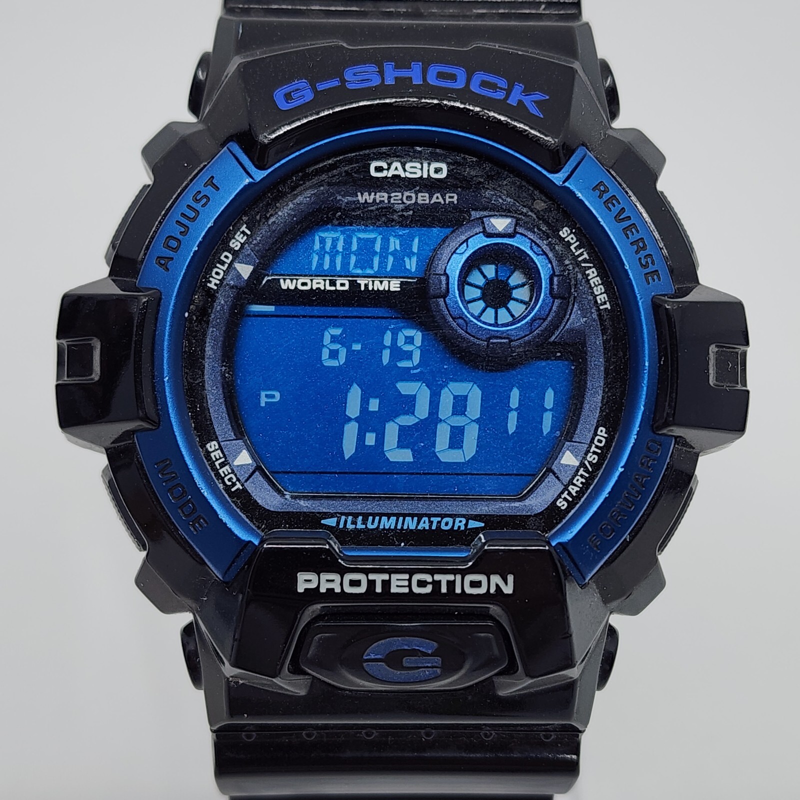 Casio G-Shock G 8900A-1. Mint condition, high quality resin band, metallic blue
