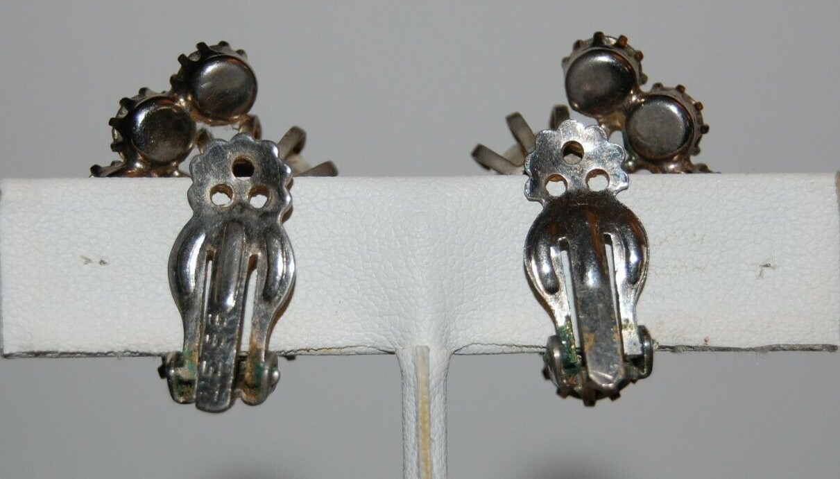 ELEGANT VTG MCM WEISS BAROQUE FAUX PEARL AURORA BOREALIS CRYSTALS CLIP EARRINGS