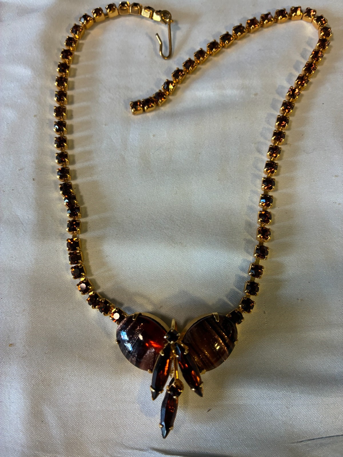 Juliana D&E Book Piece Ref No 452 Rhinestone Necklace w/ Red Fluss Stones 16”