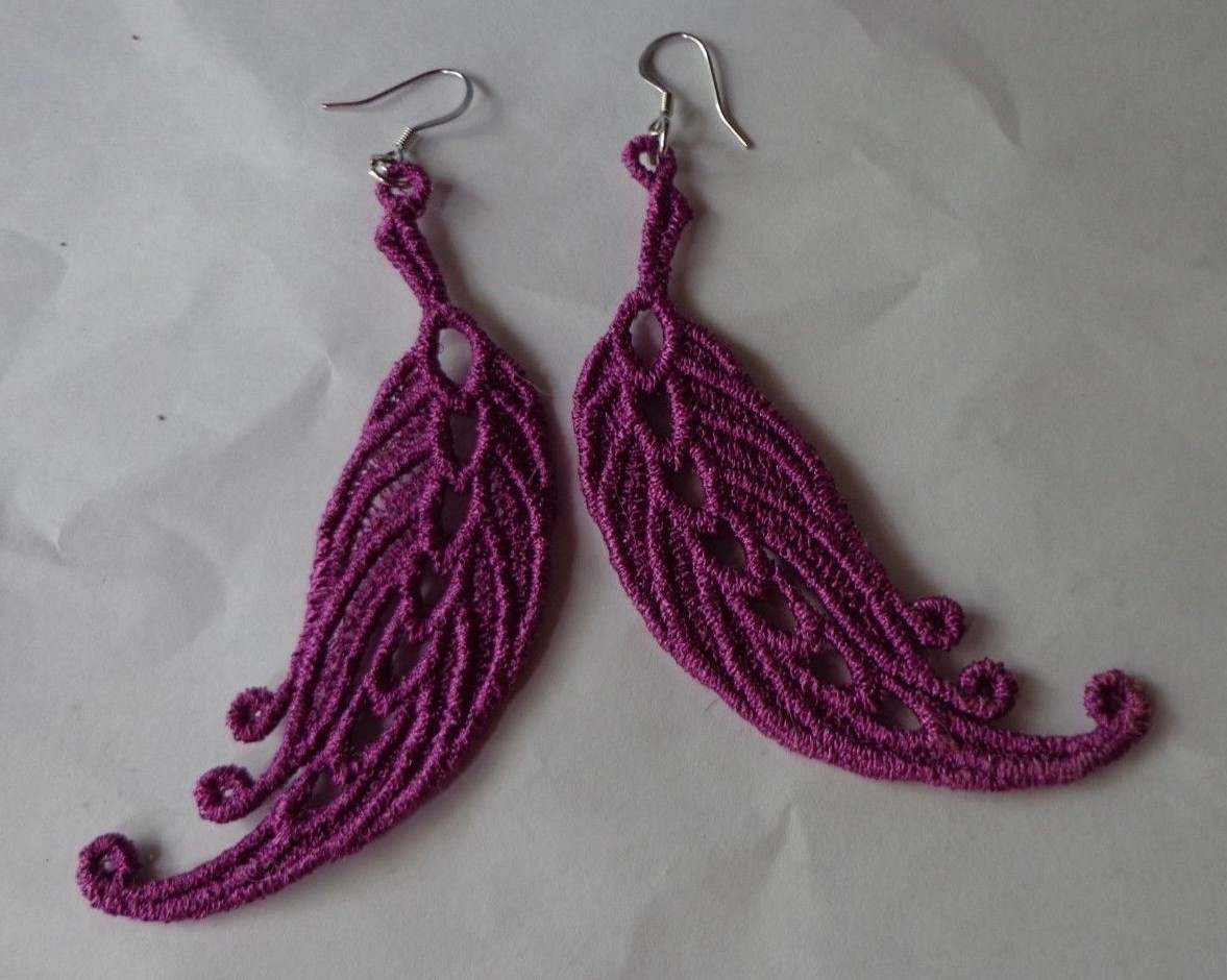 Free standing lace EARRINGS – Feather – Dangles – Stainless steel – Handcrafted