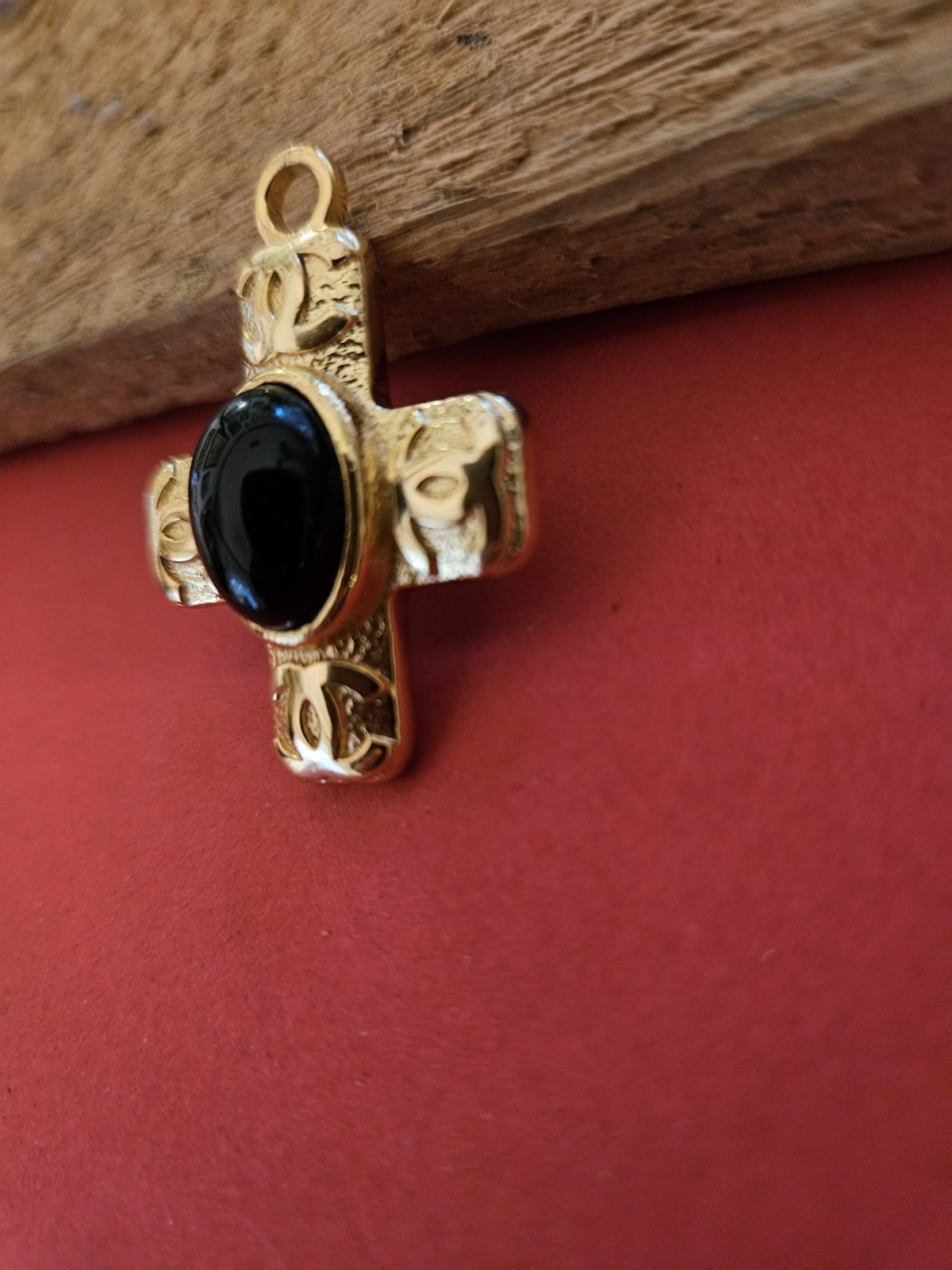 Stamped Faux Onyx Cross Pendant French Design Charm