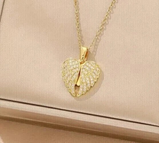 0.80Ct Round Cut Simulated Diamond Stunning Wings Pendant 14K Yellow Gold Plated