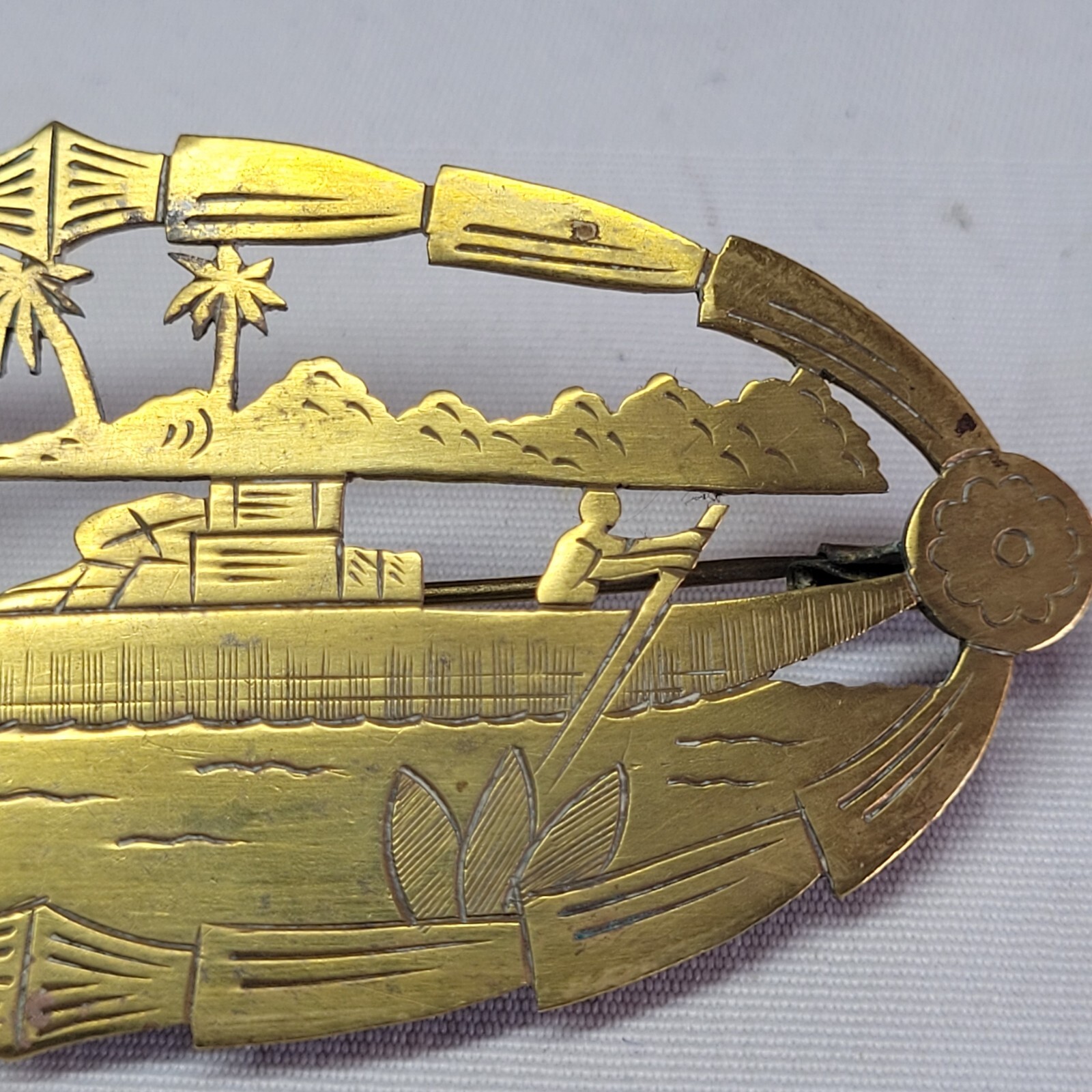 05K43 Antique Large Brass Brooch 1920/1930 China Indochina