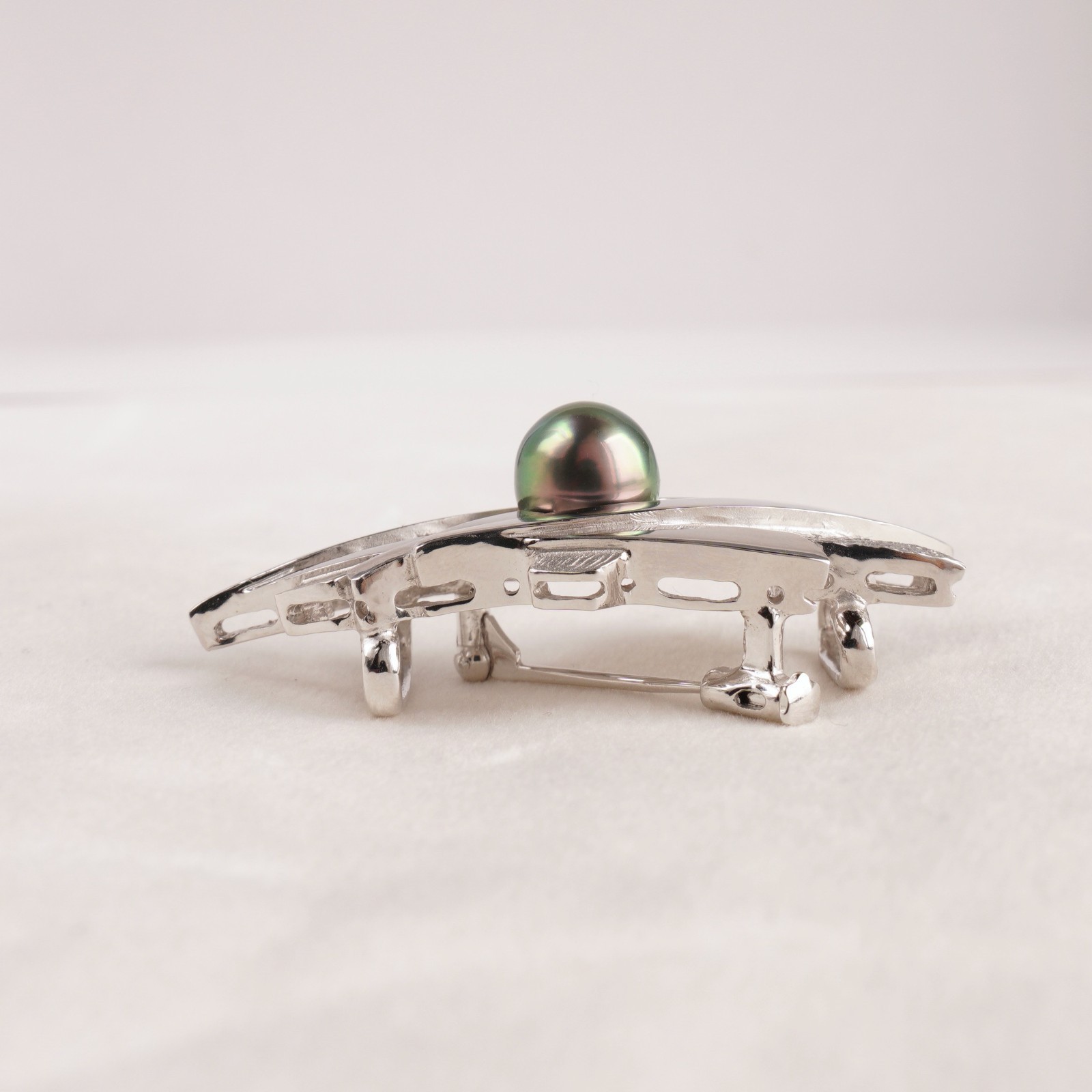 High Luster 9.4mm Oval Peacock Tahitian Pearl Brooch Sterling Silver , 1×2″