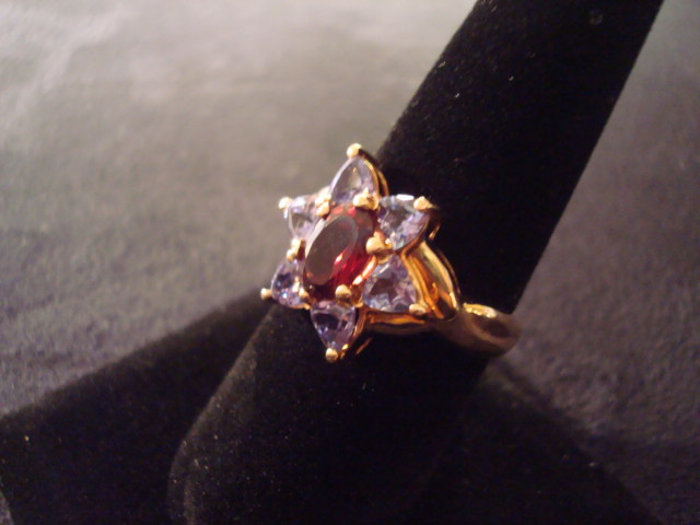 10K yg Garnet & Amethyst Ring – 4.5 Grams – Sz. 8 – 3ct. + Approximate (#JLL5)